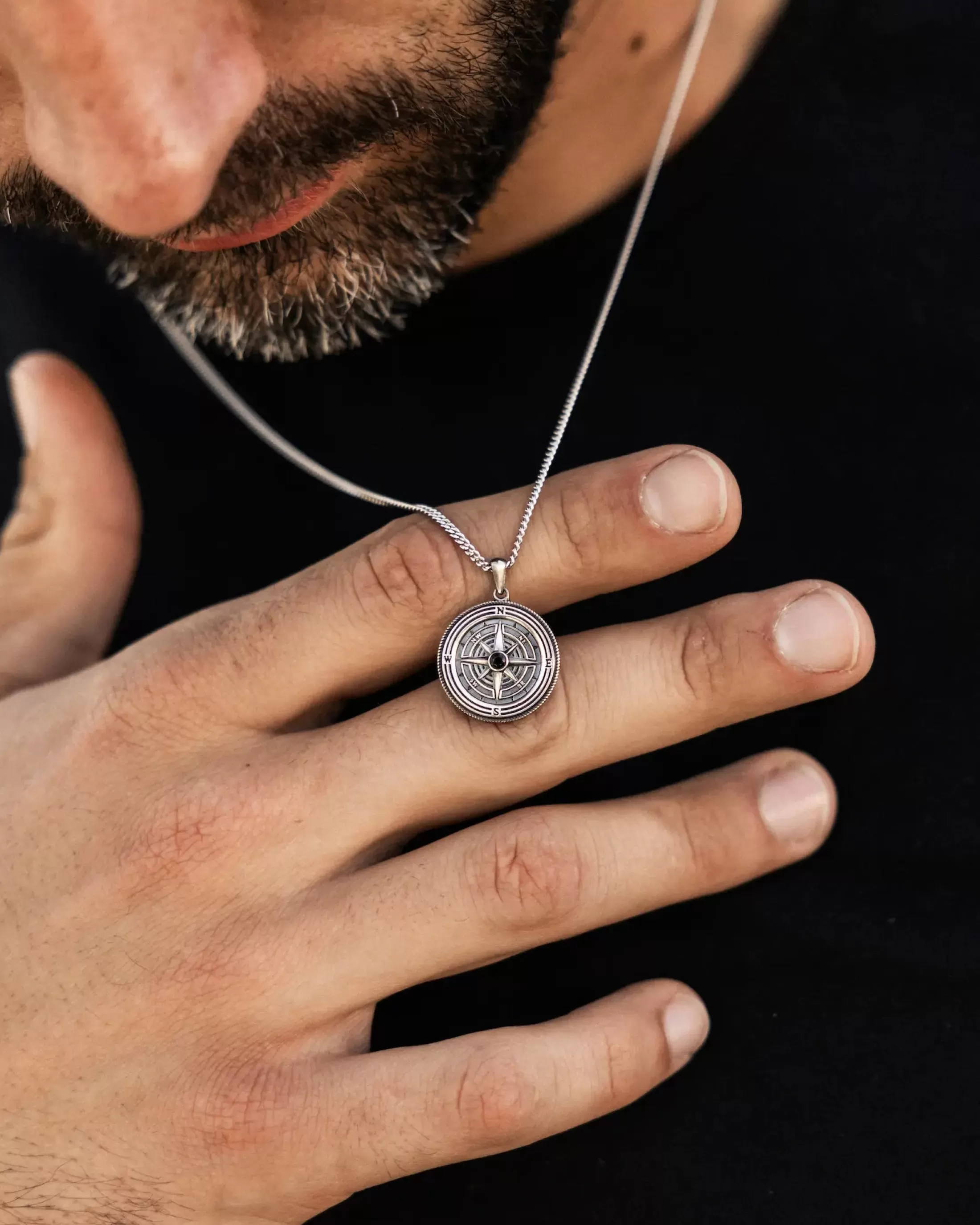 Vincero Necklaces*Compass Pendant