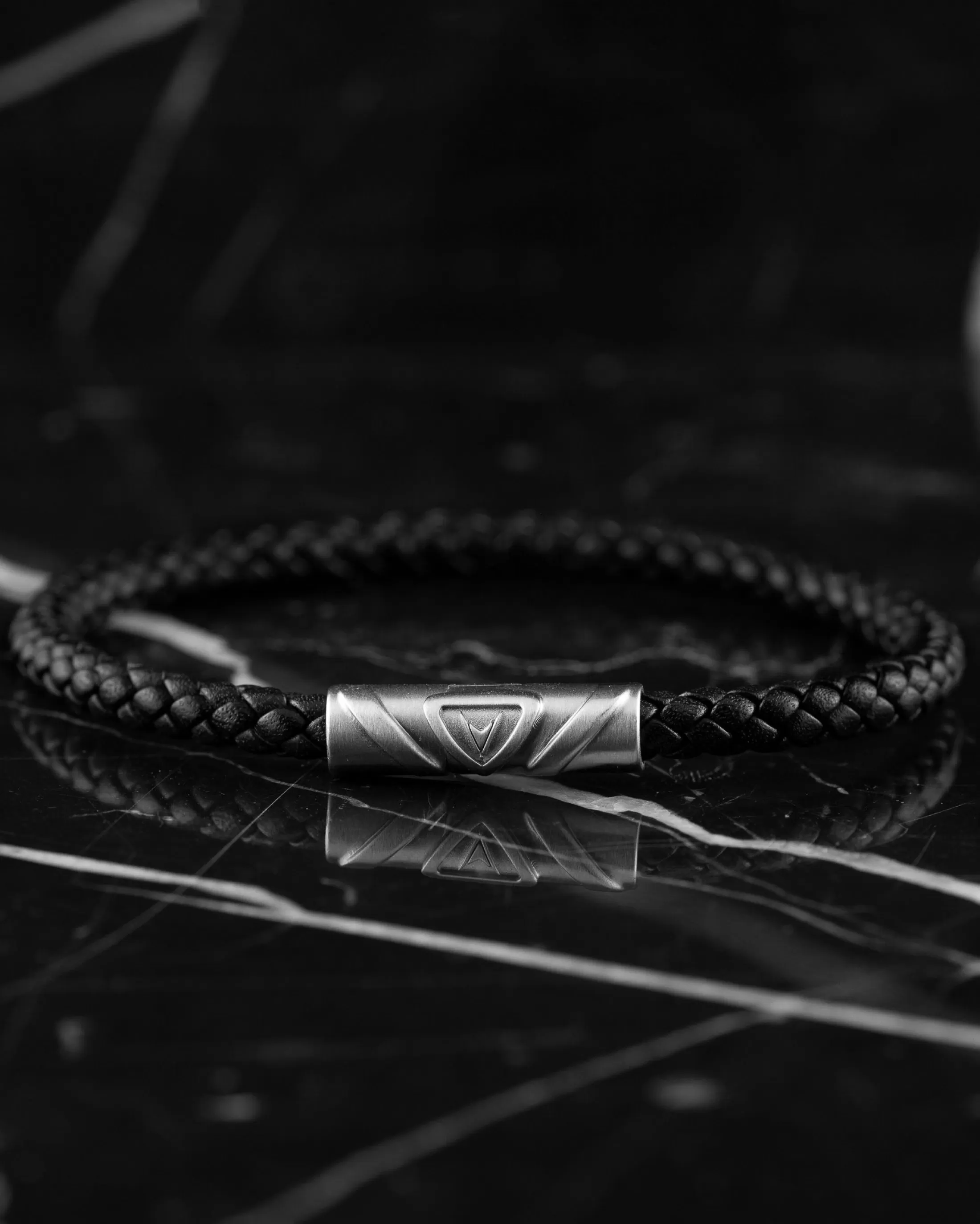 Vincero Bracelets*The Delta Single